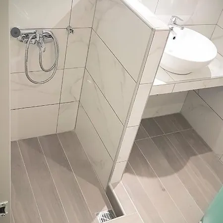Anthia House Сарти