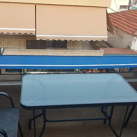 Anthia House Apartment *