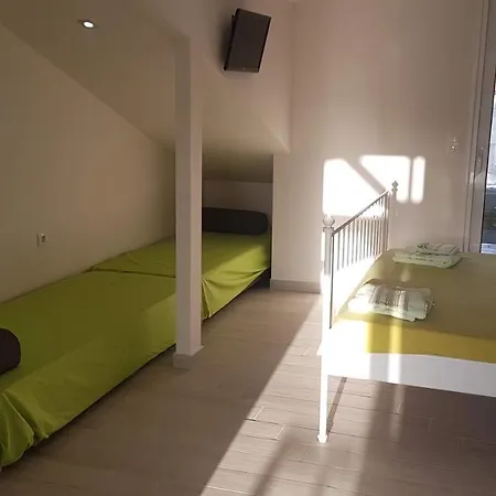 Anthia House Apartment