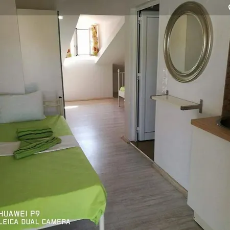 Anthia House Sarti