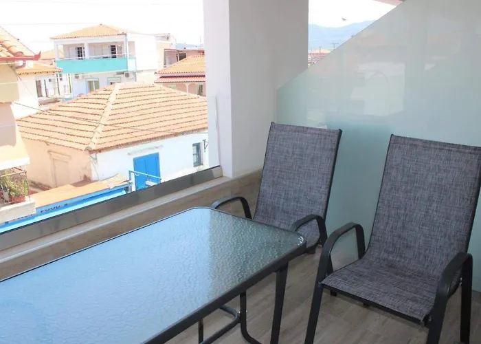 Anthia House * Sárti