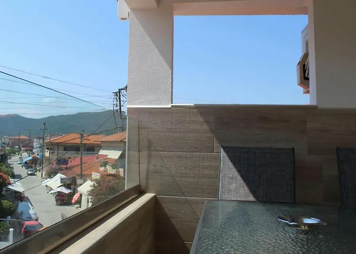 Anthia House Apartamento Sárti