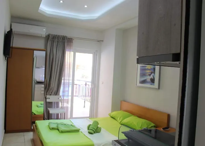 Anthia House * Sárti